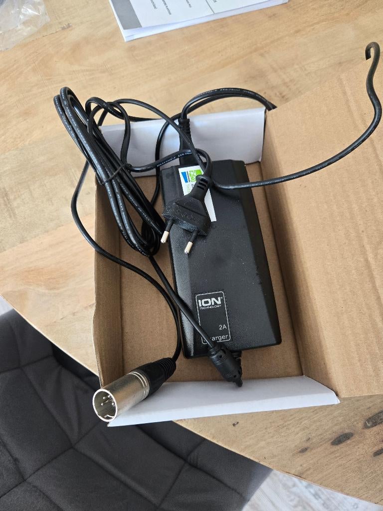 Bosch Lader Sparta / Batavus / Koga 4 pins PMU4 36V 2A Nieuw, Ophalen of Verzenden, Nieuw