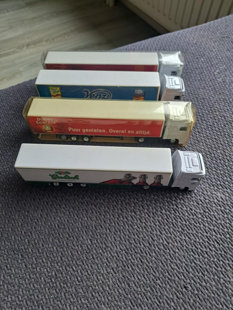 4 x daf model vrachtauto's 1:87, Hobby en Vrije tijd, Overige merken, Gebruikt, Ophalen of Verzenden, N.b