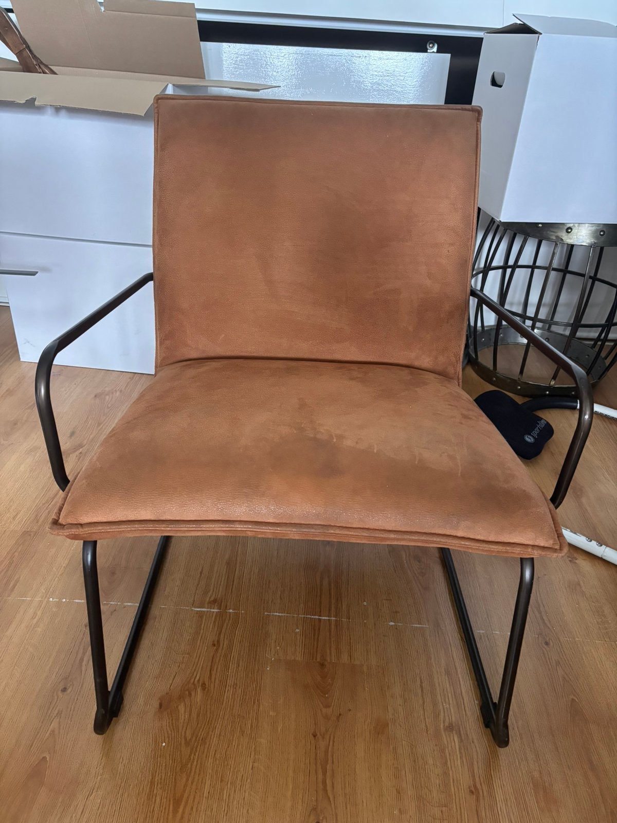 Vintage suède fauteuil – cognac – zwart metalen frame, Ophalen, Zo goed als nieuw, Bruin, Eén