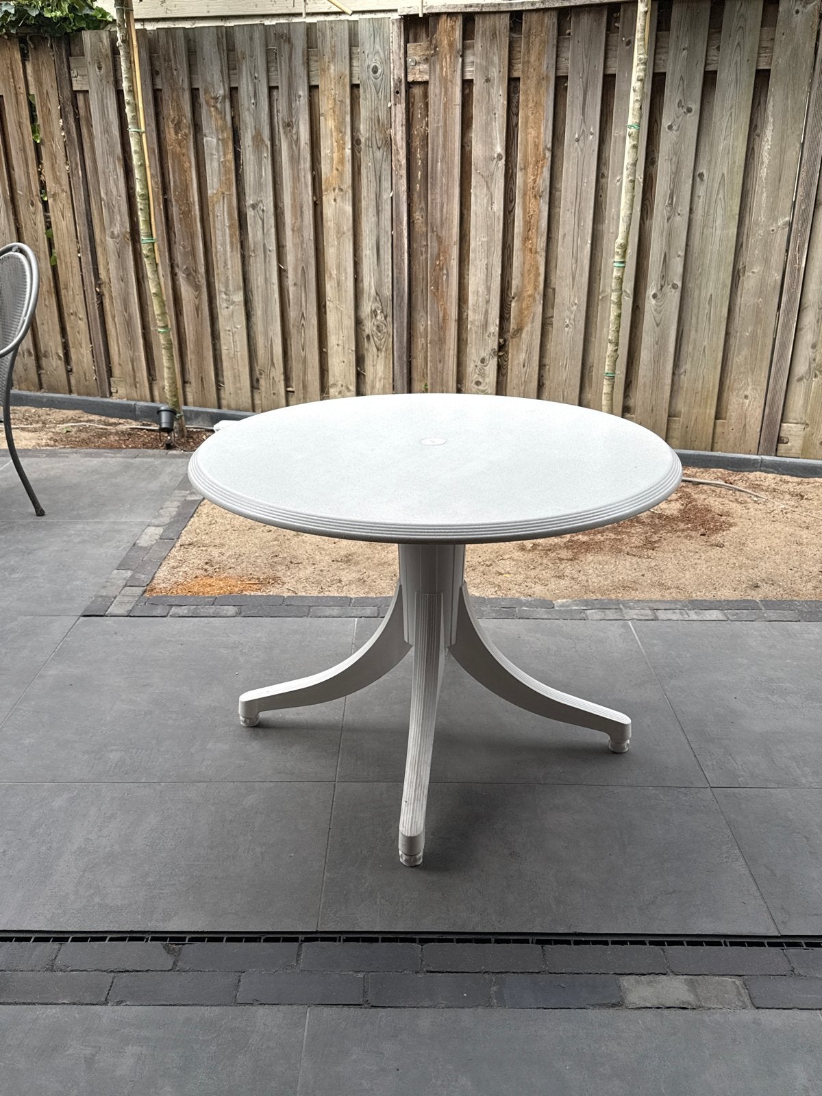 Hartman Stevige ronde tuintafel, wit, 100 cm diameter, Ophalen, Gebruikt, Rond, Kunststof