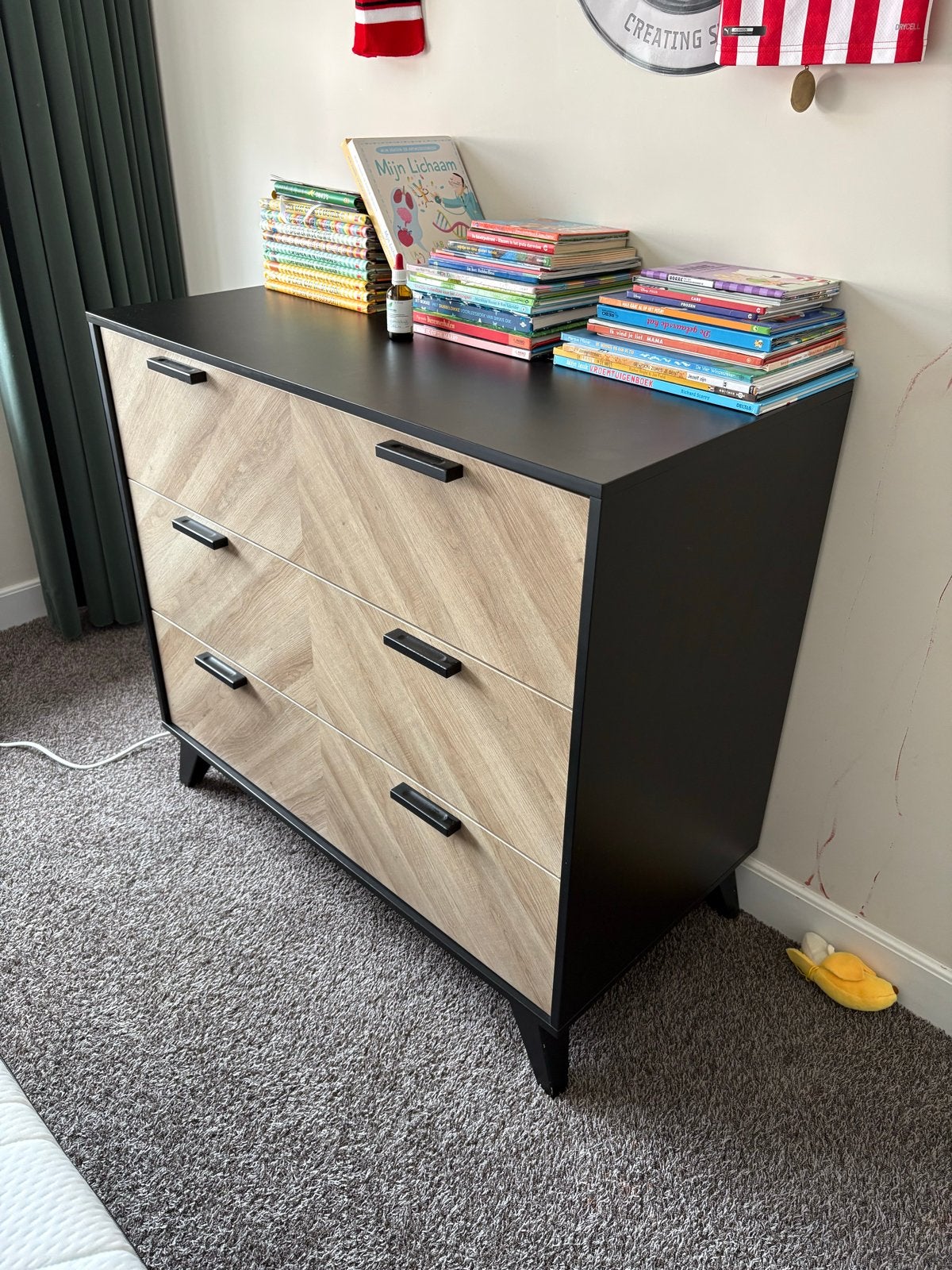 Kledingkast en commode set met visgraatmotief, Ophalen, Gebruikt, 50 tot 100 cm, Met lade(s)