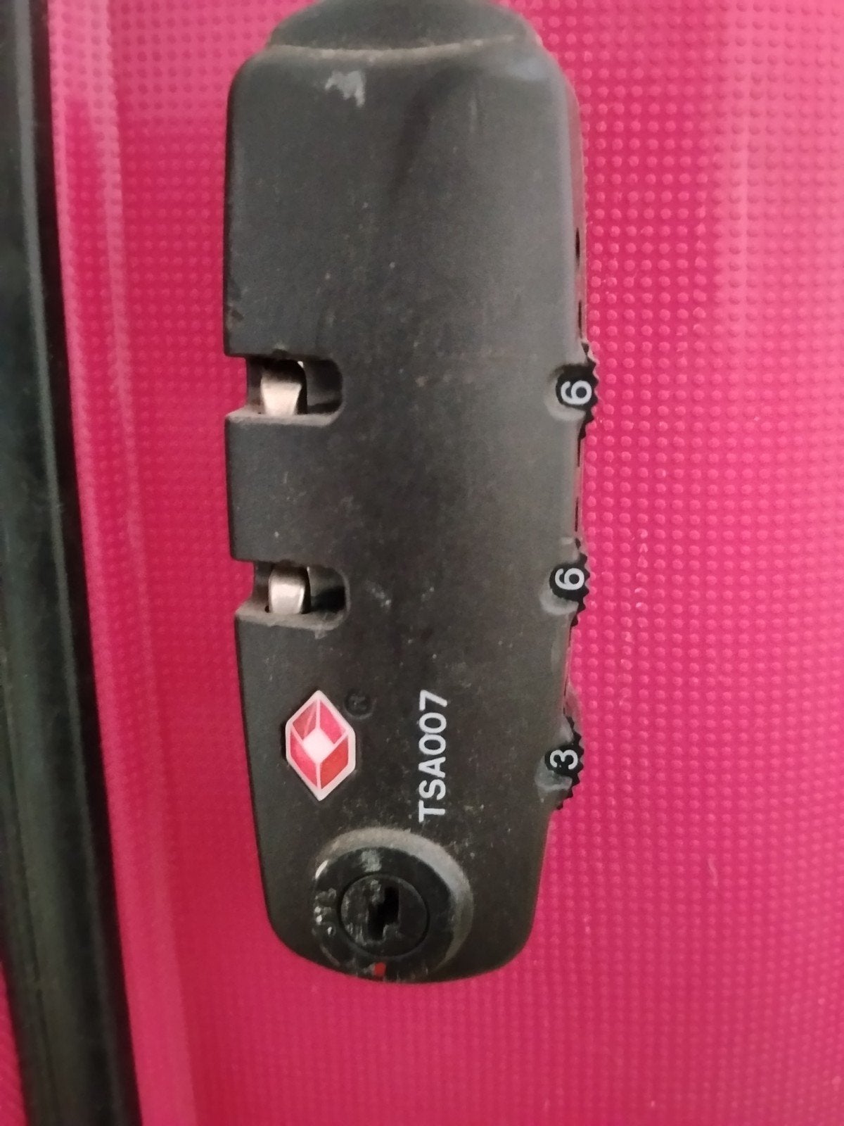 Roze handbagage koffer - Carry-on met TSA slot en wieltjes, Ophalen, Wieltjes, Gebruikt, Minder dan 40 cm
