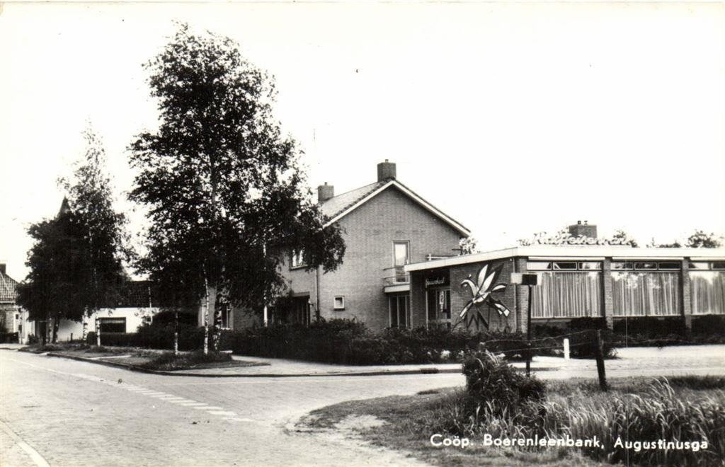 Coop. Boerenleenbank, Augustinusga - ongelopen, Verzamelen, Ansichtkaarten | Nederland, Ophalen of Verzenden, 1960 tot 1980, Ongelopen