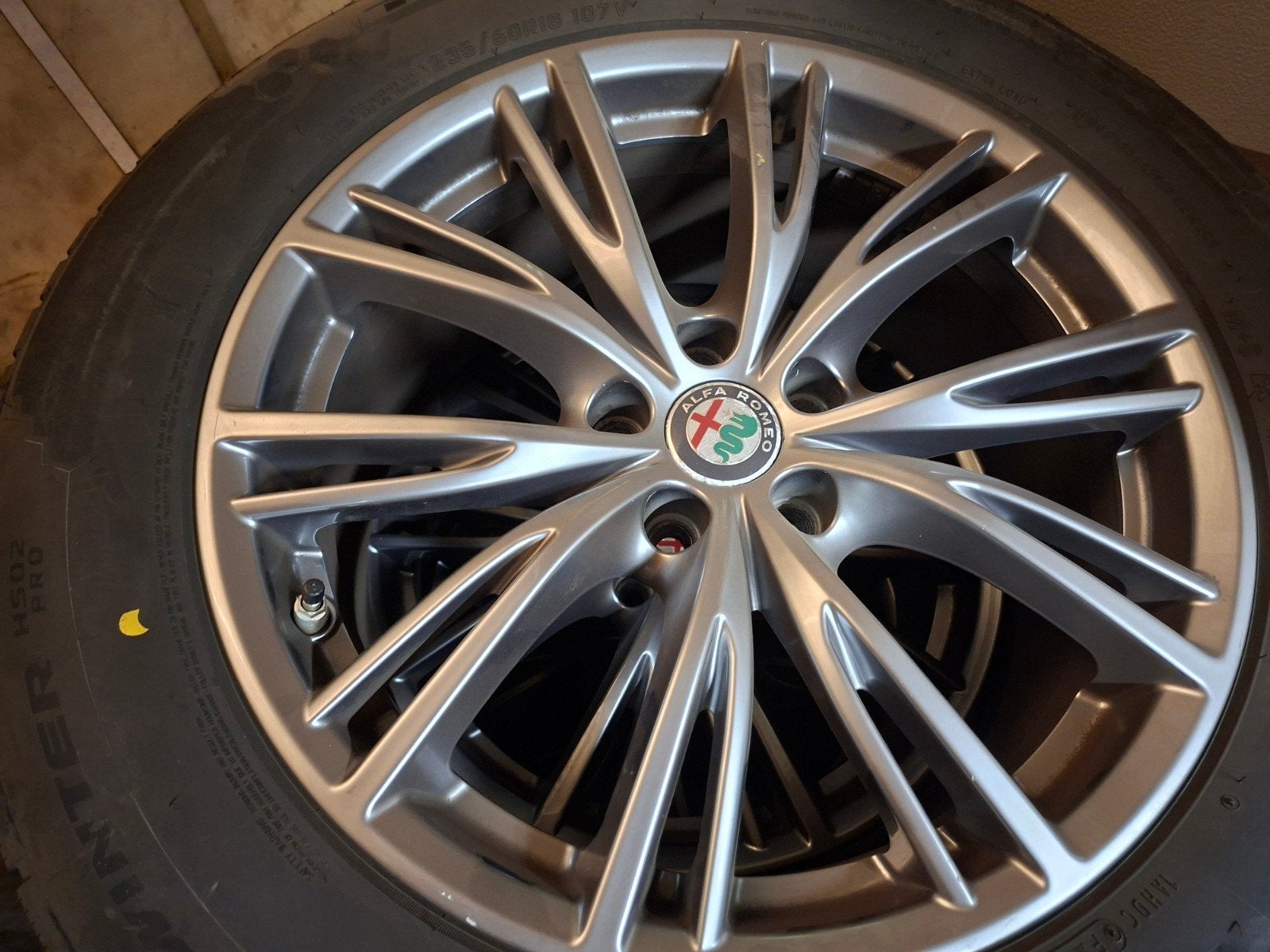 Winterbanden met l.m velgen 18 inch Alfa Romeo stelvio, Ophalen, 18 inch, Gebruikt, Velg(en)