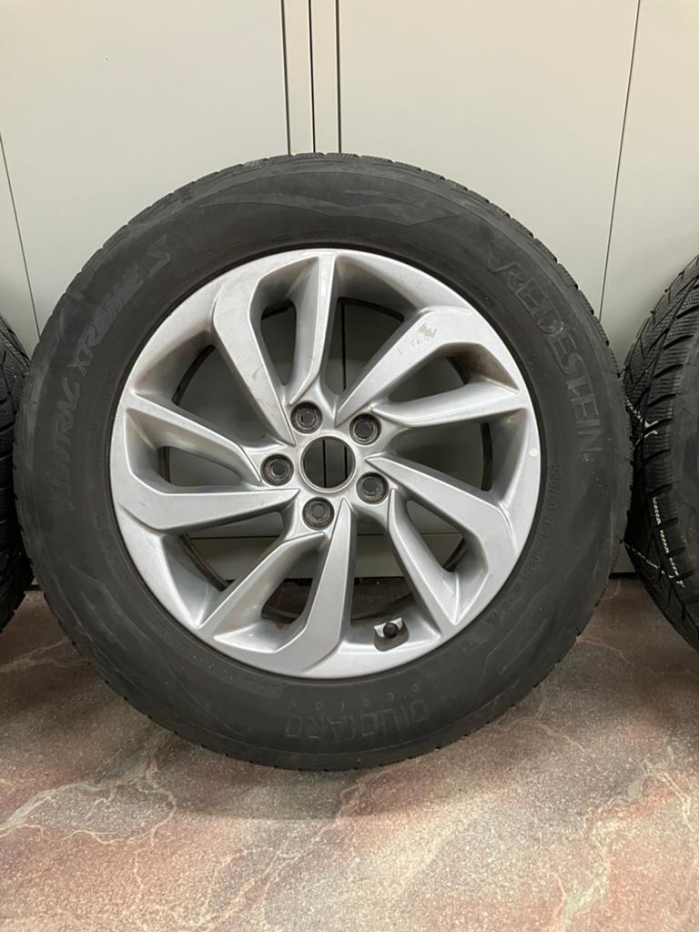 Auto Banden, Auto-onderdelen, Banden en Velgen, 17 inch, 225 mm, Winterbanden, Ophalen of Verzenden