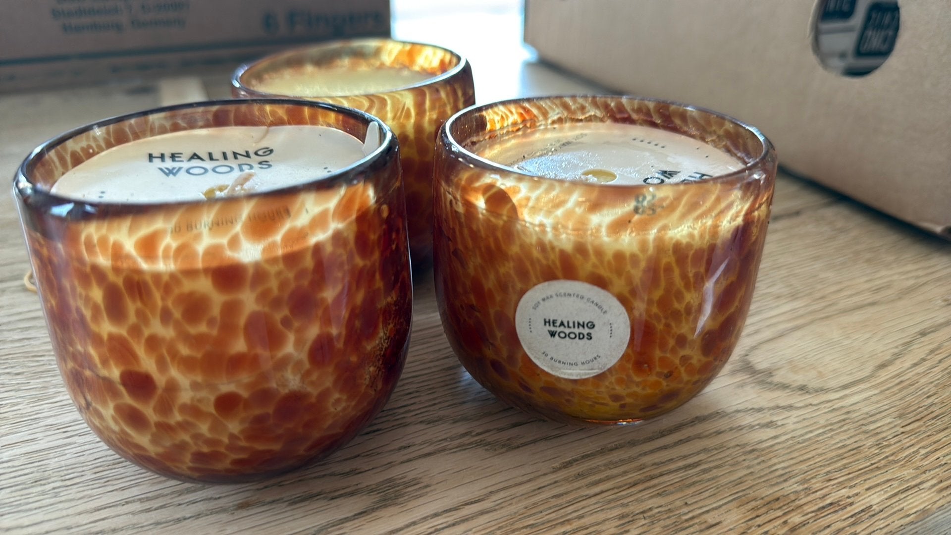 3 glazen potjes met kaars . Hout geur !, Ophalen of Verzenden, Nieuw, Glas, Kaars