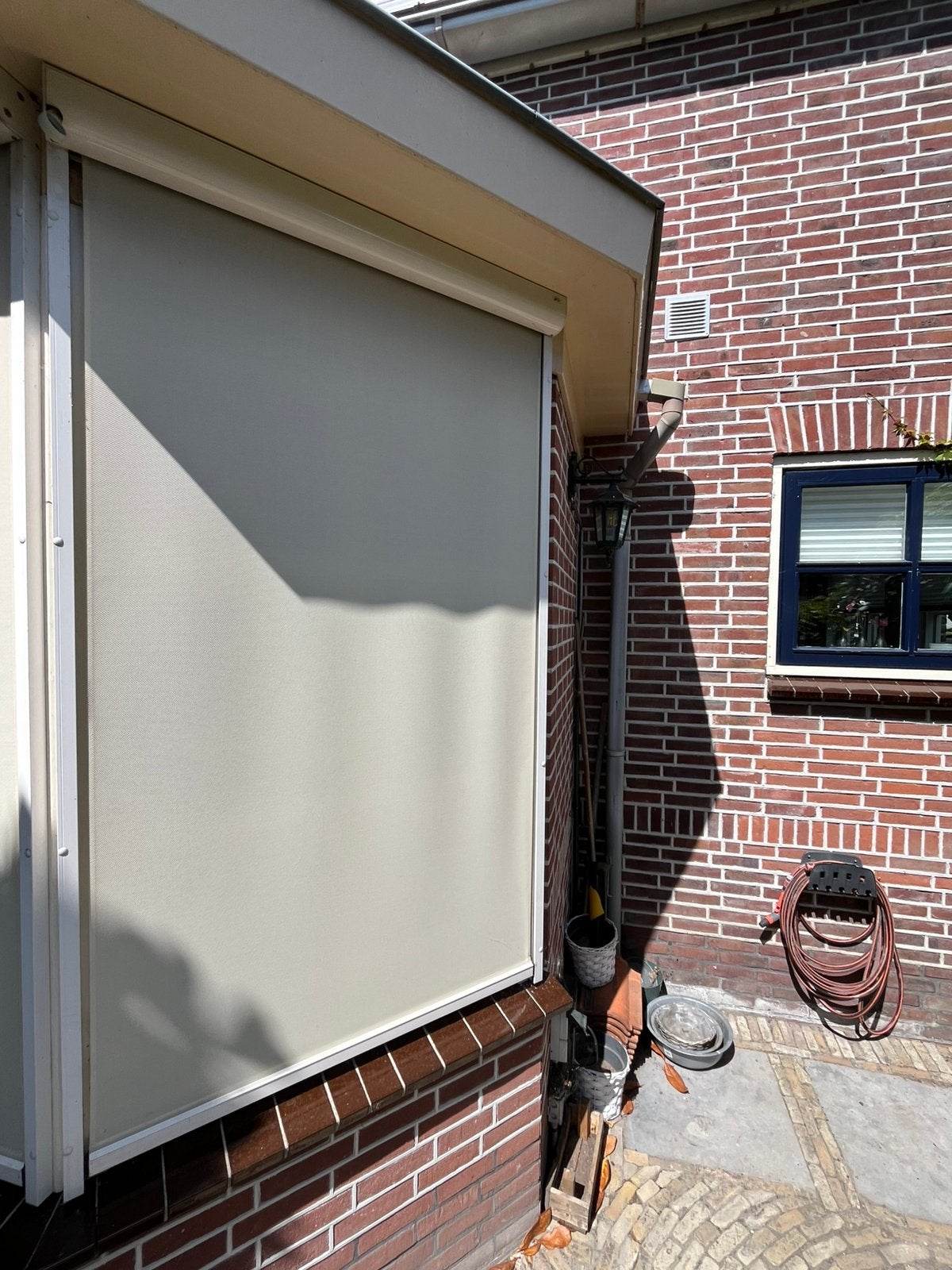 Zonwering beige/creme, Kunststof, Gebruikt, Raamkozijn, 75 tot 150 cm