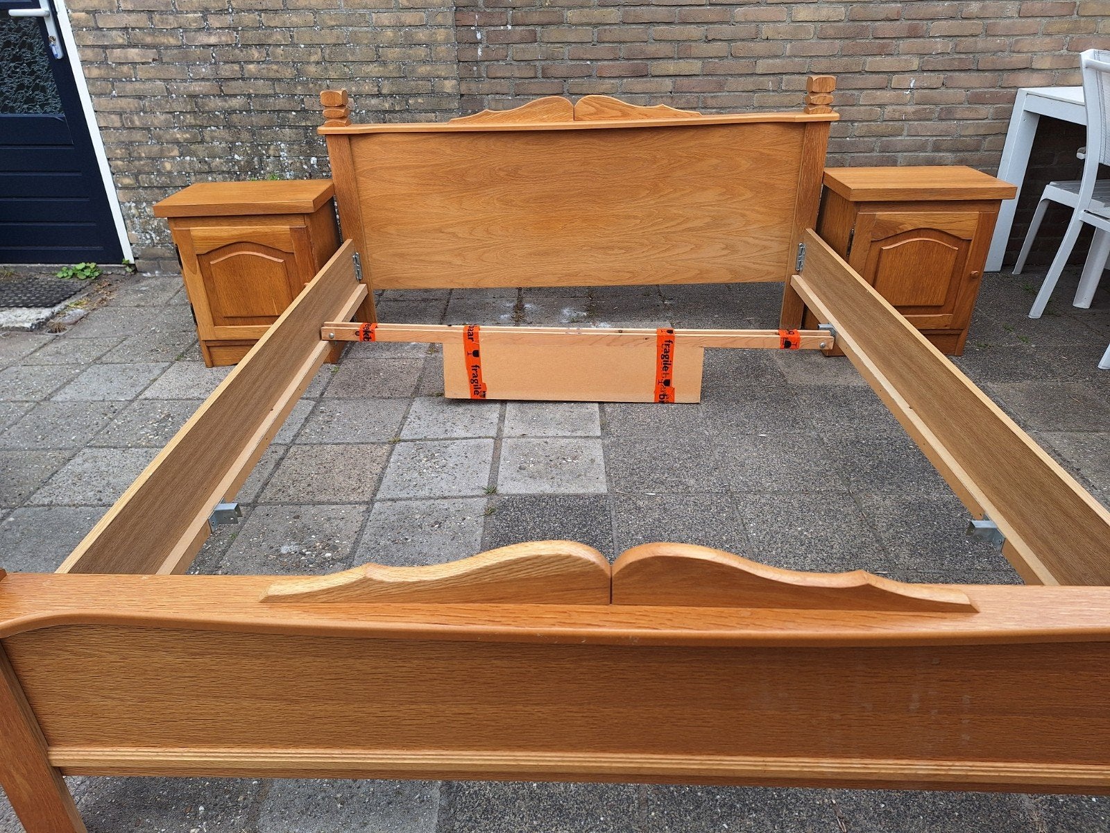 2 Persoons bed 160 bij 200 met 2 nachtkastjes., Huis en Inrichting, Slaapkamer | Bedden, Gebruikt, Tweepersoons, 160 cm, 200 cm