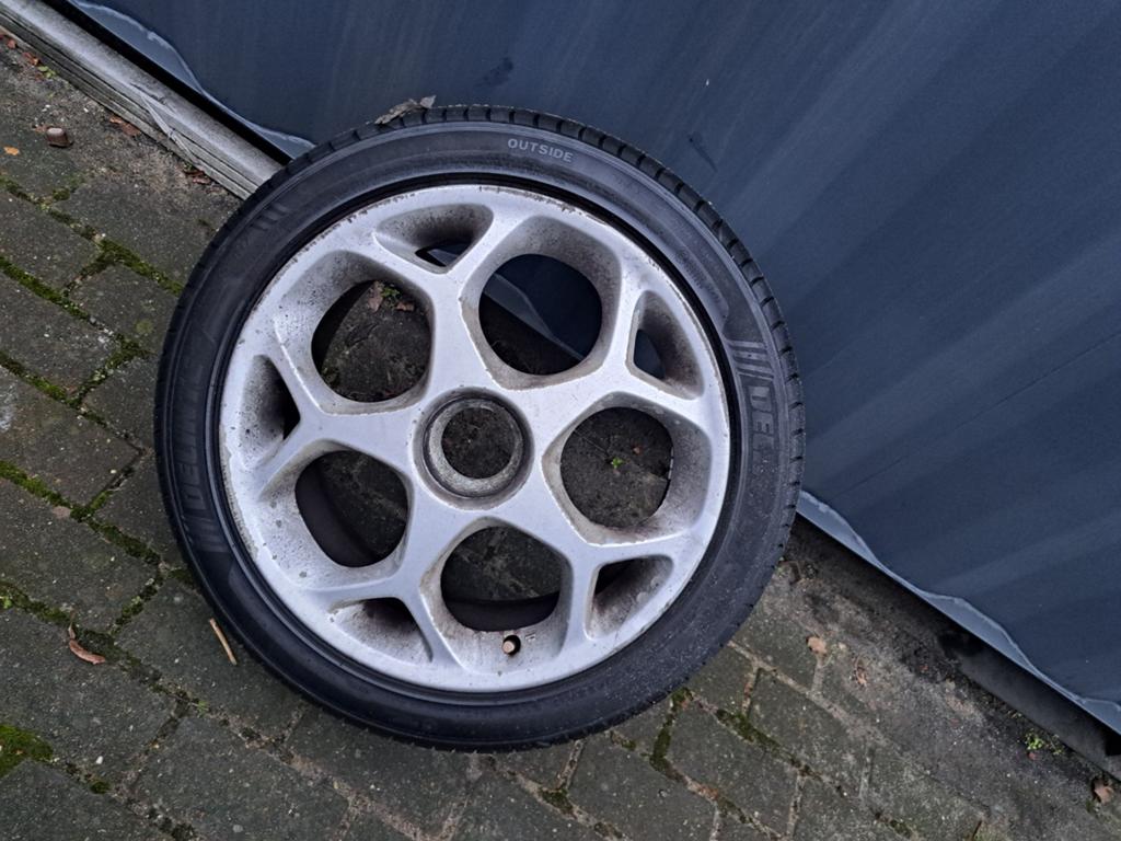 Alfa romeo centerlock wielenset 17 Inch, Ophalen