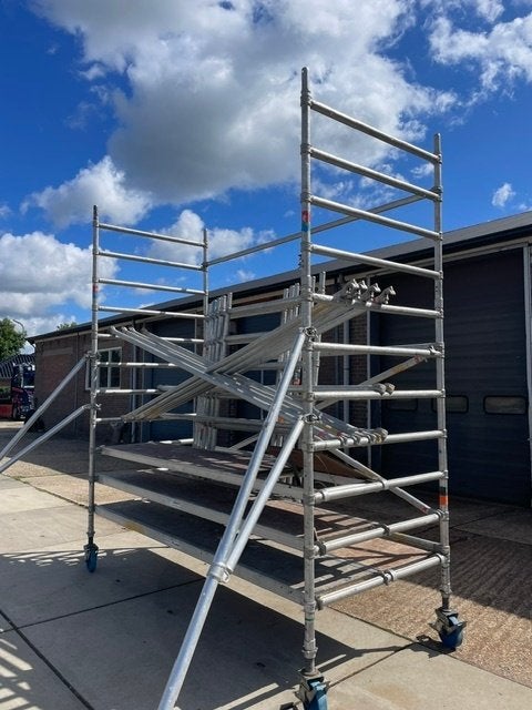 Rolsteiger te koop, Doe-het-zelf en Verbouw, Steigers, Ophalen, Gebruikt, Rolsteiger of Kamersteiger, 5 meter of hoger