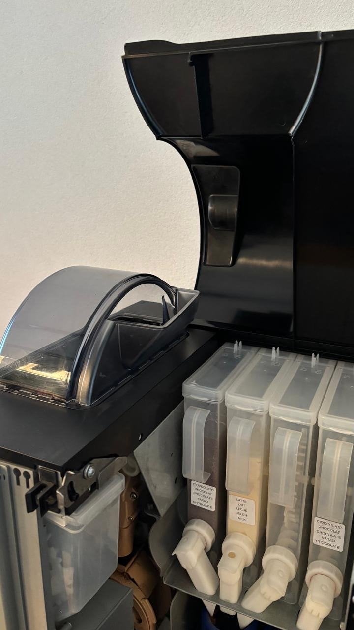 Necta Solista Koffieautomaat - Professioneel en Compleet, Gebruikt, 10 kopjes of meer, Koffiemachine, Koffiebonen