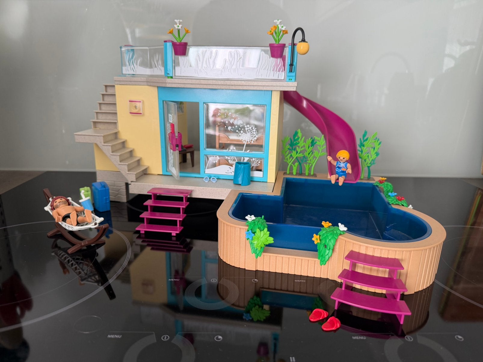 Playmobil Family Fun Bungalow met zwembad - 70435, Ophalen, Zo goed als nieuw