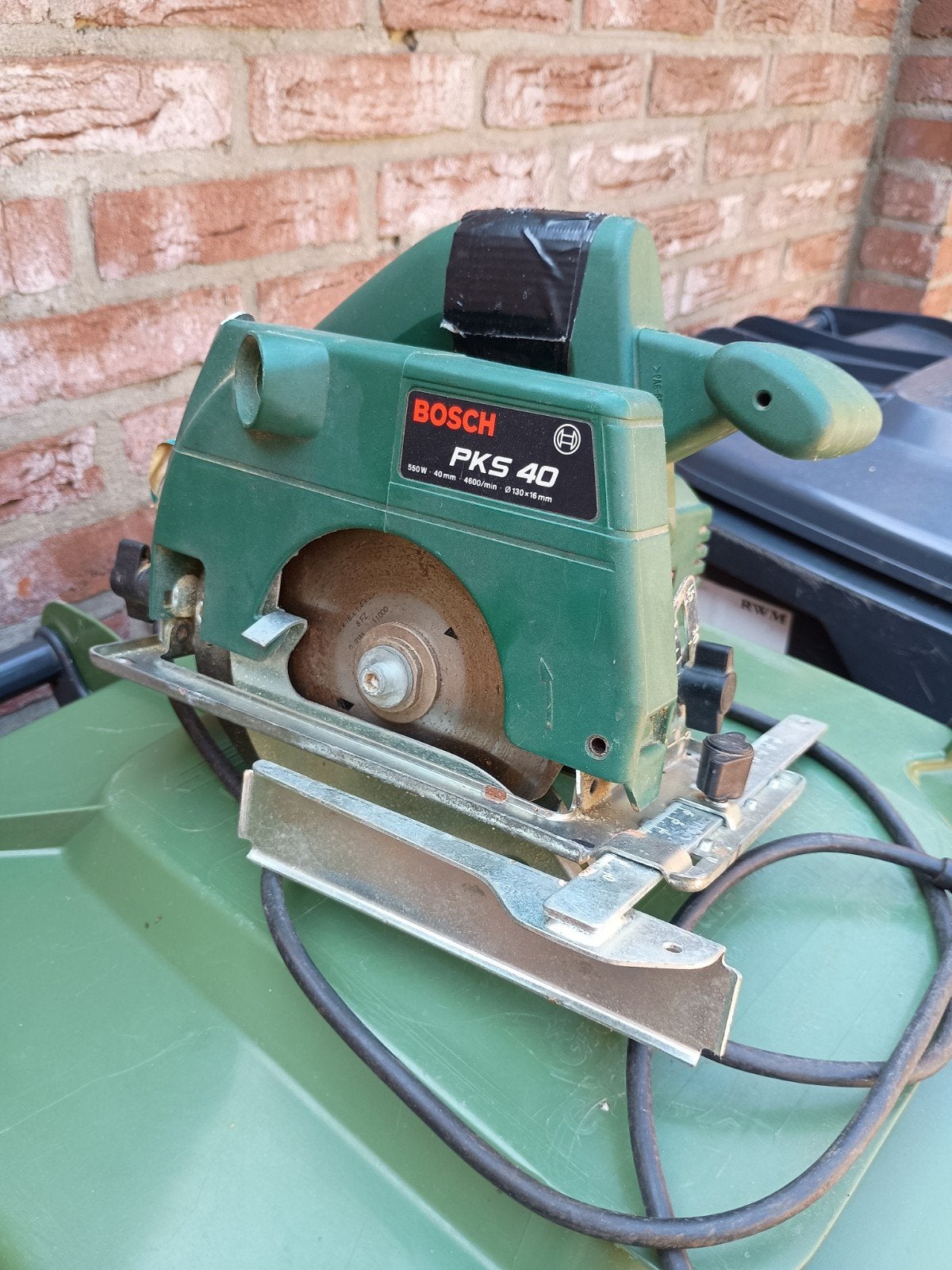 Bosch PKS 40 Cirkelzaag - Gebruikt maar functioneel, Doe-het-zelf en Verbouw, Gebruikt, Cirkelzaag, Ophalen of Verzenden, 30 tot 70 mm