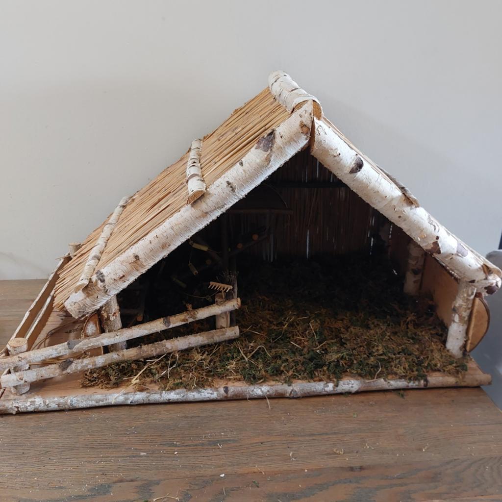 Prachtige grote oude houten / riet kerststal van  oma, Ophalen