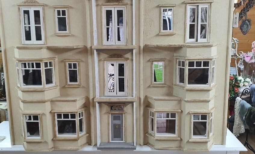 Prachtig Victoriaans Poppenhuis 'Cronenstijn' (Schaal 1:12), Poppenhuis, Ophalen of Verzenden, Zo goed als nieuw