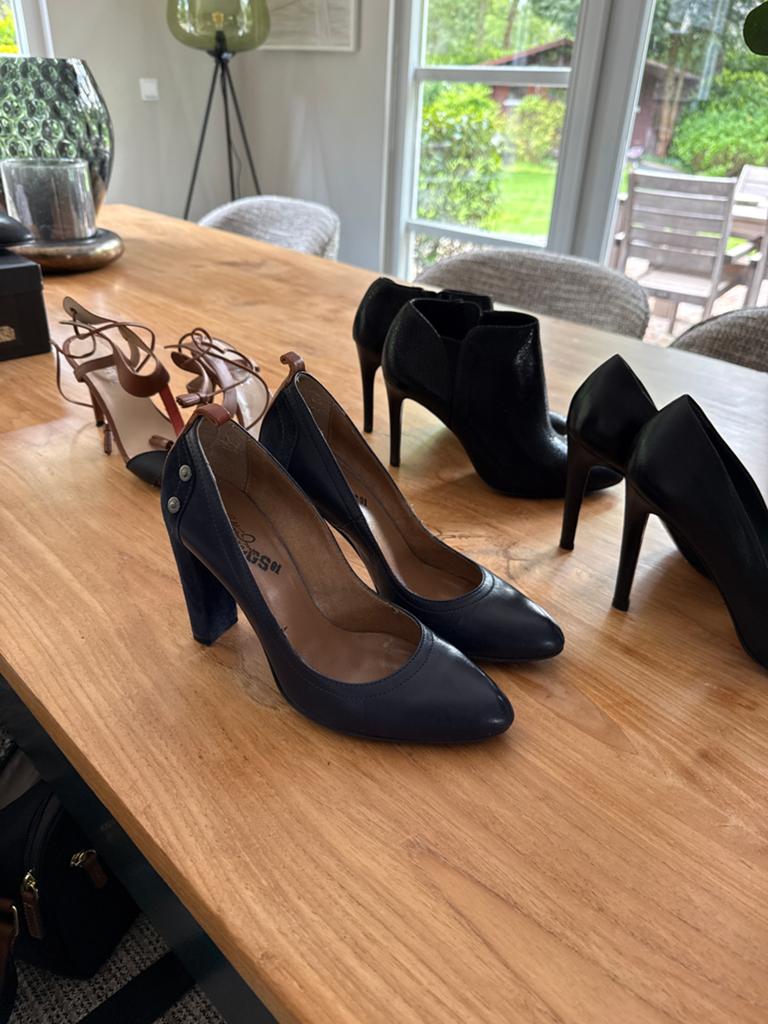 Gratis af te halen: Diverse leren hakken, maat 39, Kleding | Dames, Ophalen, Gedragen, Zwart, Pumps