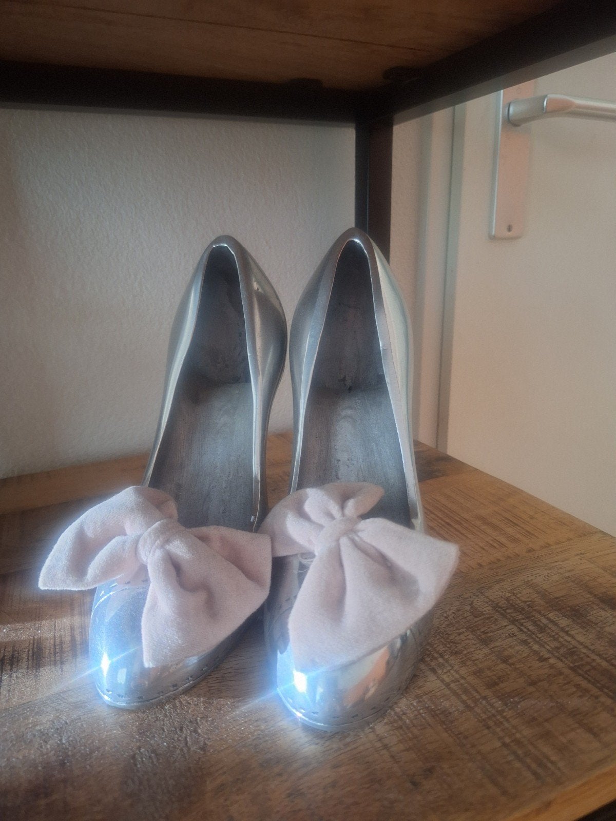 Riviera Maison pumps zilver met roze strik decoratie, Ophalen of Verzenden, Metaal, Zilver, Landelijk