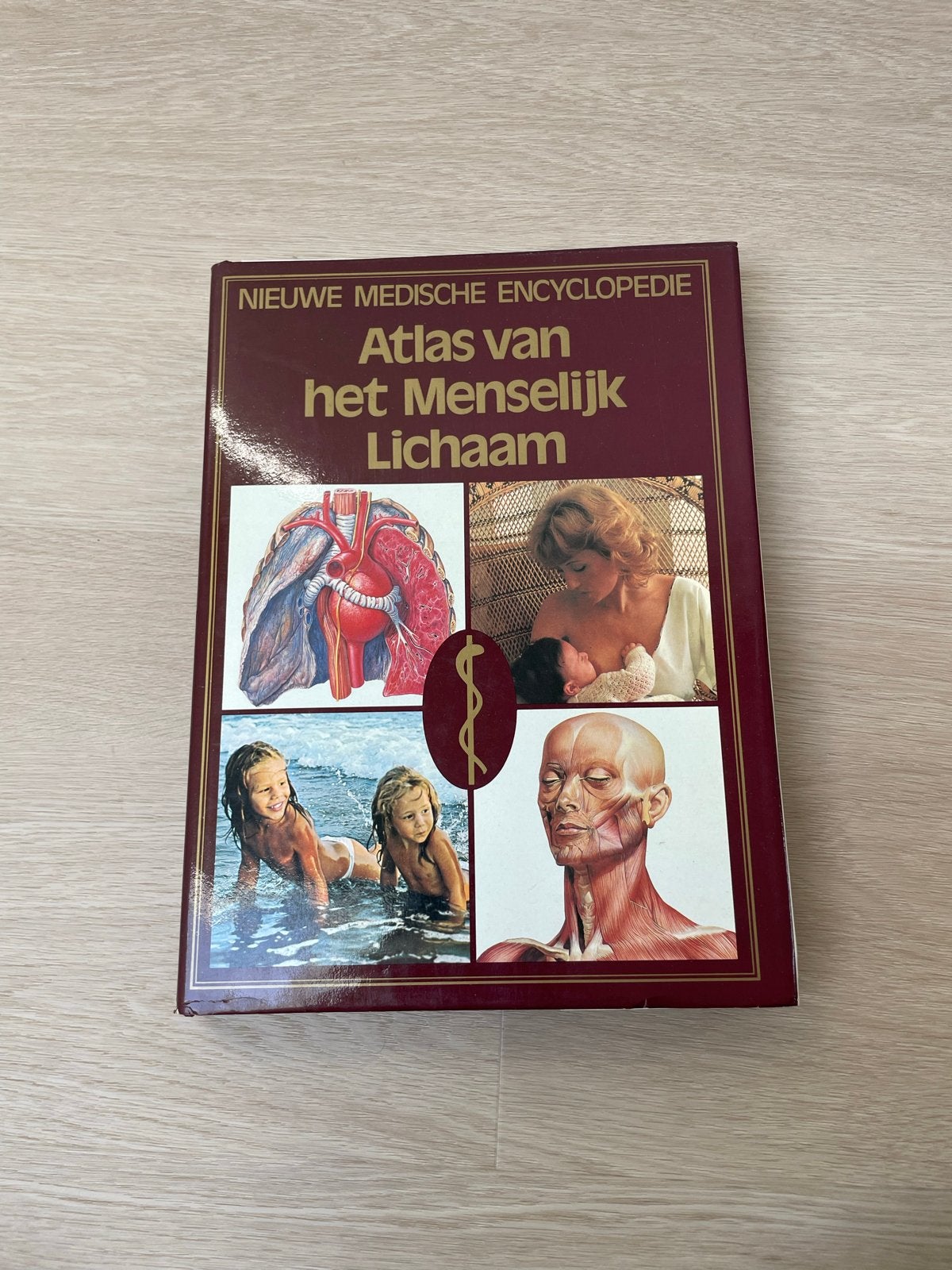 Atlas van het Menselijk Lichaam - Nieuwe Medische Encycloped, Ophalen of Verzenden, Zo goed als nieuw, Medisch, Los deel