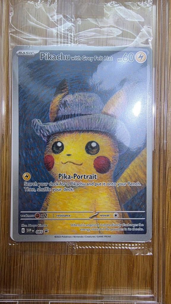 GEZOCHT Pikachu Grey Felt Hat / Van Gogh SEALED of PSA 10, Ophalen of Verzenden, Zo goed als nieuw, Losse kaart, Foil