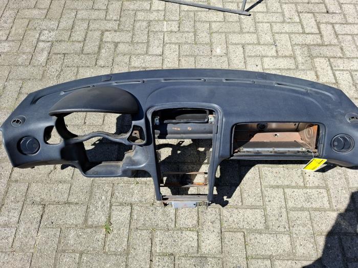 Dashboard van een Alfa Romeo Spider, Gebruikt, -, Verzenden, -