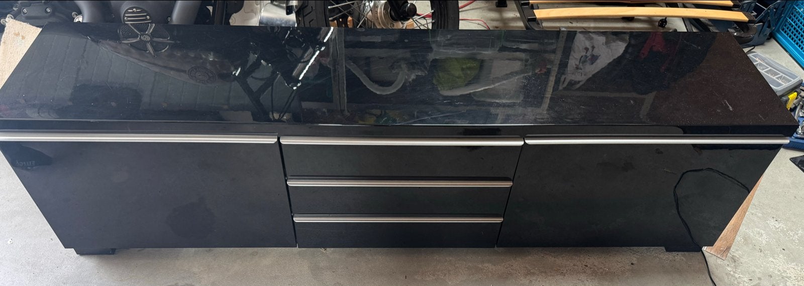 Zwart hoogglans dressoir/tv-meubel 180cm  met lades van ikea, Huis en Inrichting, Kasten | Televisiemeubels, Ophalen, Overige materialen