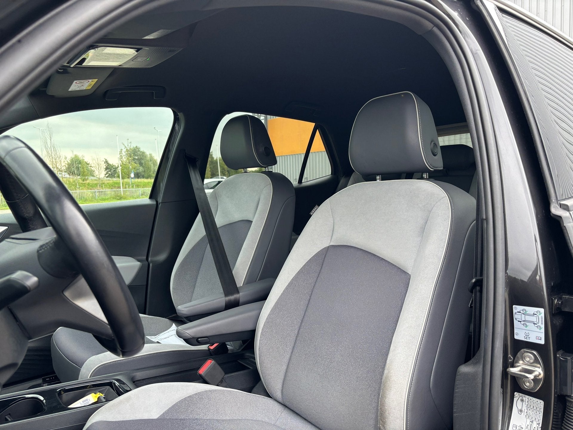 Volkswagen ID.3 First Plus 58 kWh - Deep Black Pearl - Carpl, Auto's, Automaat, Gebruikt, ID.3, Origineel Nederlands