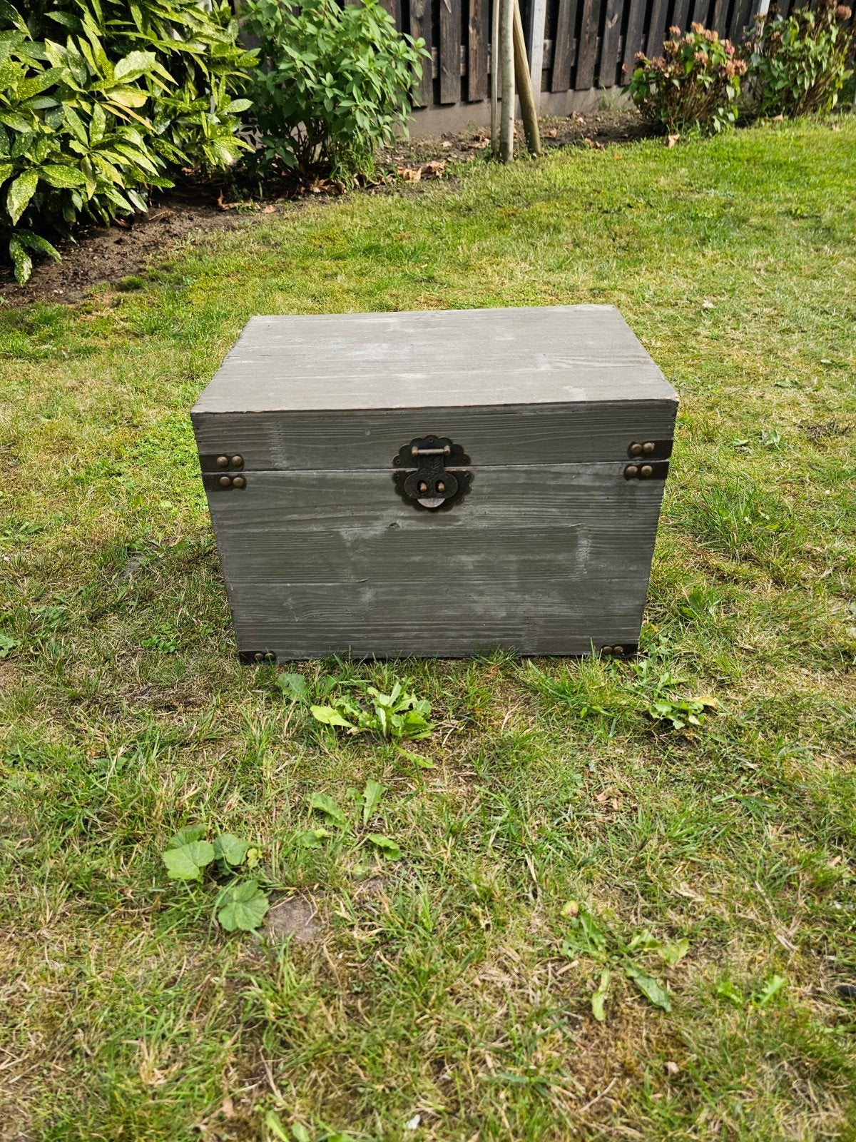 Houten Schatkist / Opbergkist met Beslag – Grijs / Antraciet, Huis en Inrichting, Woonaccessoires | Kisten, Minder dan 50 cm, Gebruikt