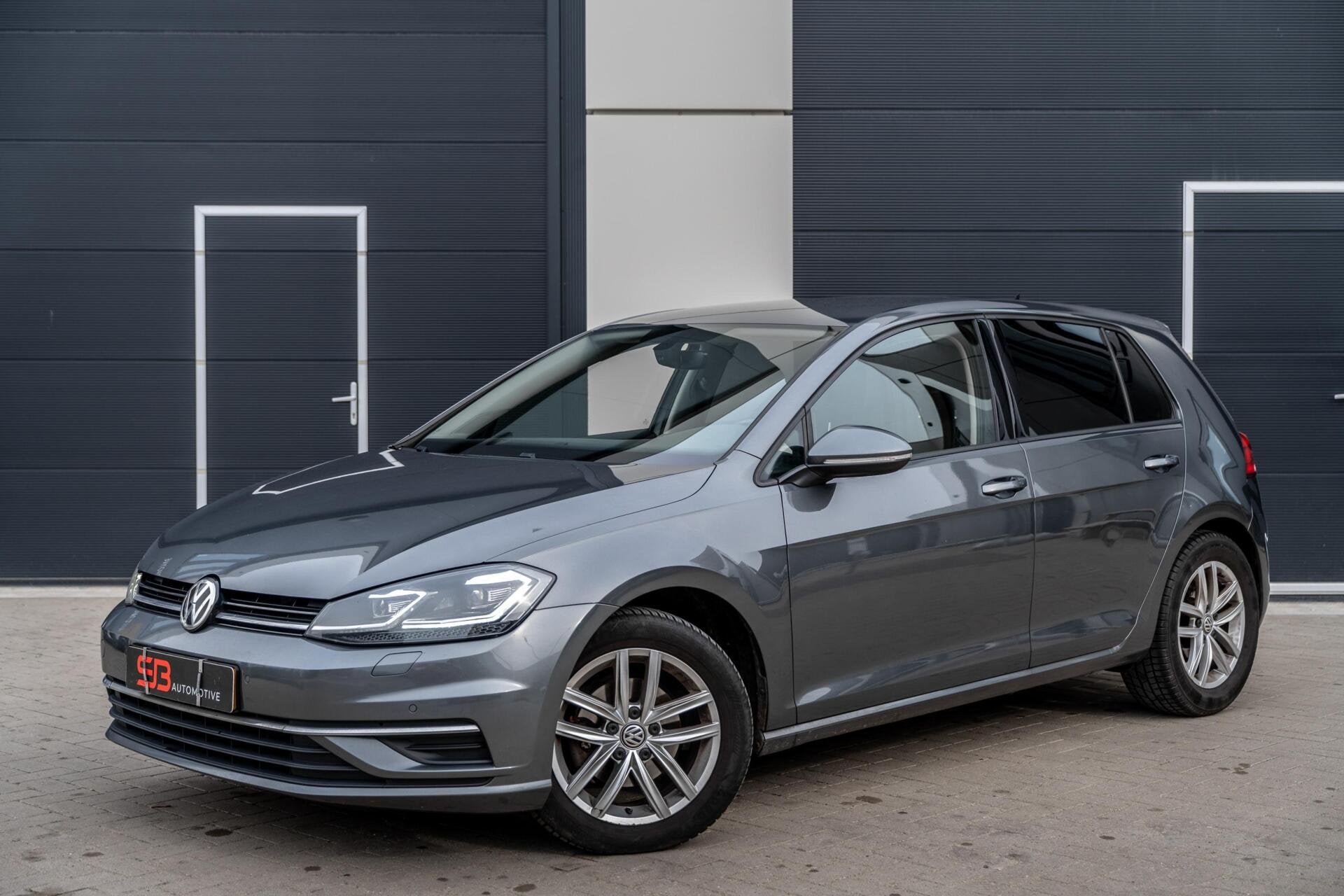 Volkswagen Golf 1.0 TSI Comfortline LED|Stoelverw|Adaptive!, Stof, Automatische klimaatregeling, 620 kg, Bedrijf