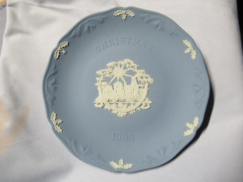 Wedgwood Bord Engels 1995 ondergrond blauw onbesch. € 25, Antiek en Kunst, Antiek | Wandborden en Tegels, Ophalen of Verzenden