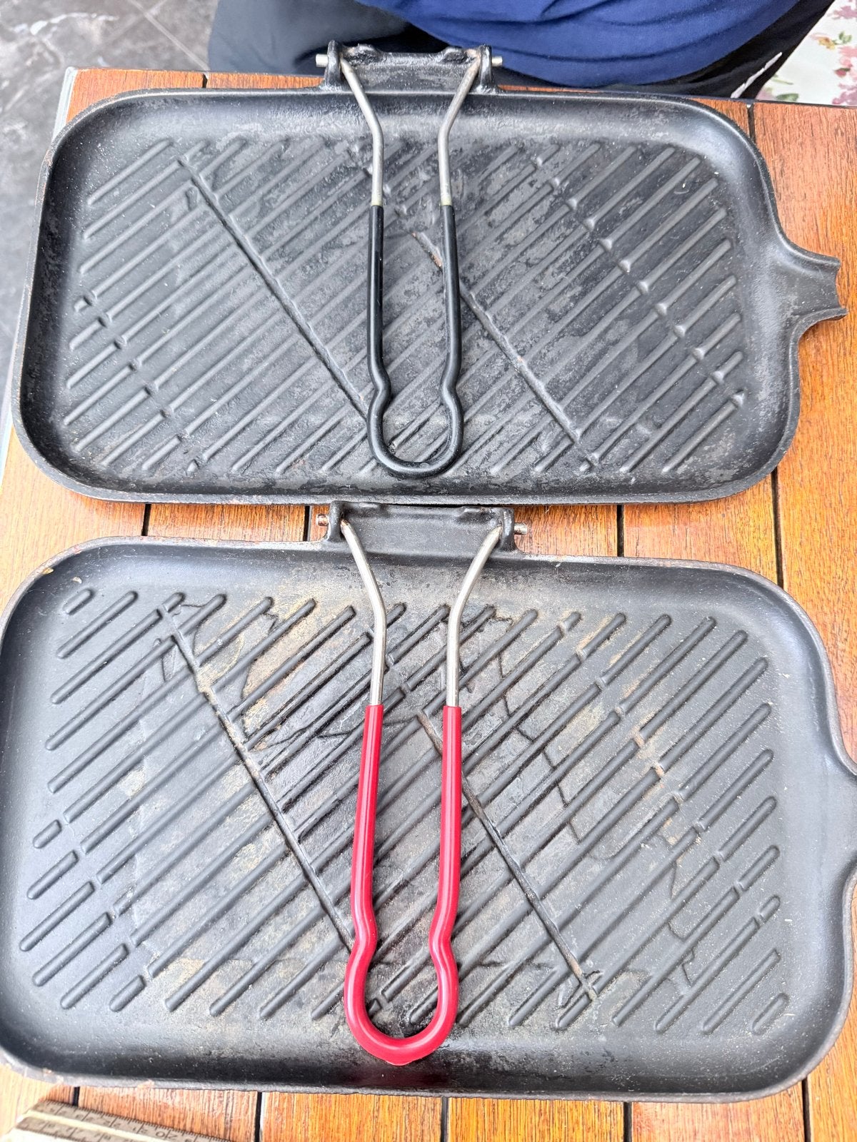 2x Le Creuset grillplaat - Gietijzeren grillpan, Huis en Inrichting, Zwart, Metaal, Le Creuset, Ophalen