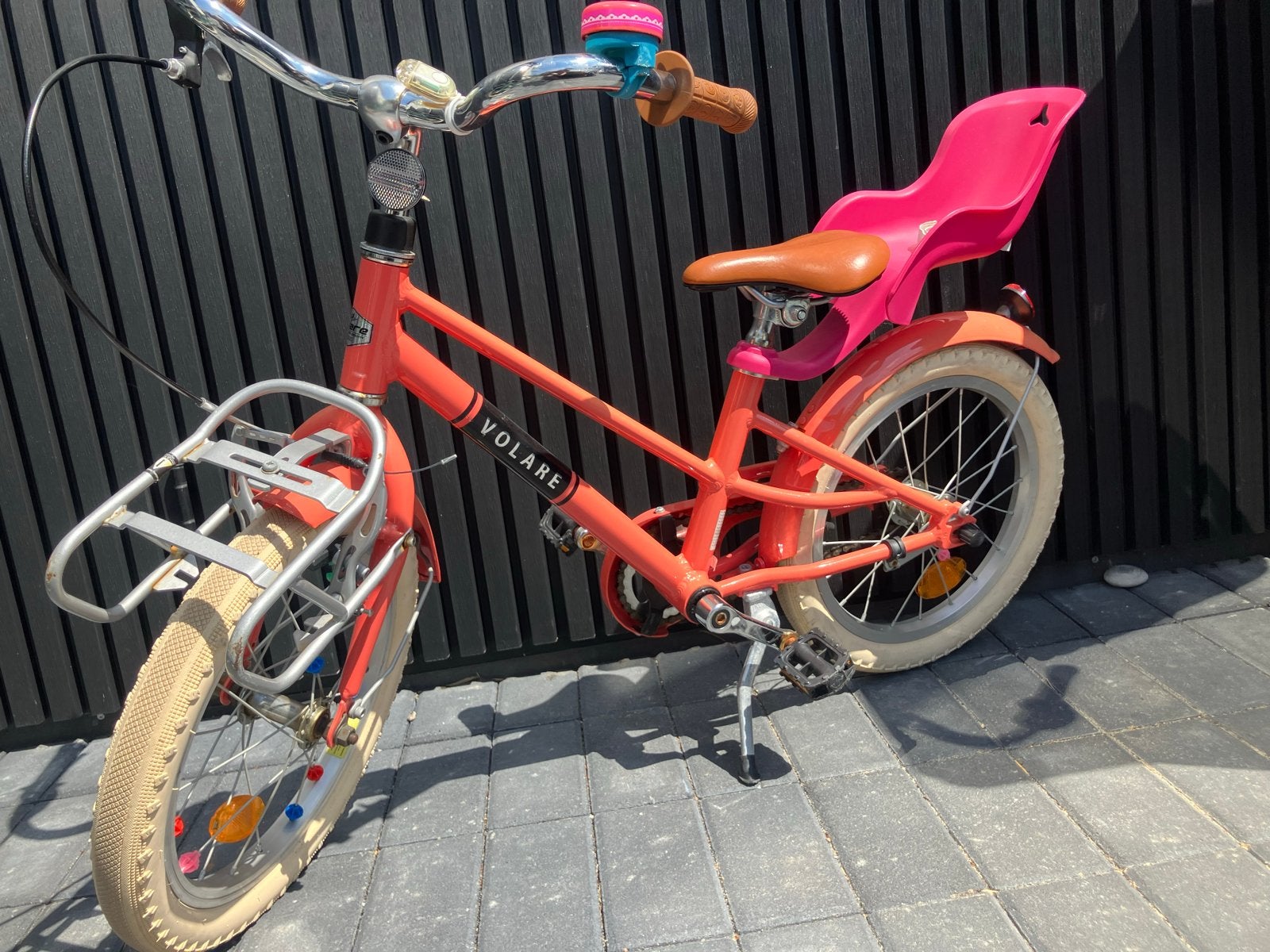 Volare kinderfiets 16 inch met poppenzitje en voordrager, Ophalen, Gebruikt, Velgrem, 16 tot 20 inch