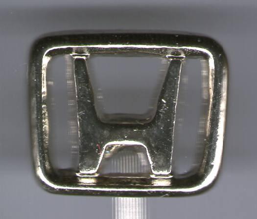 HONDA zilverkleurig auto speldje ( B_154 ), Verzenden, Zo goed als nieuw, Transport, Speldje of Pin