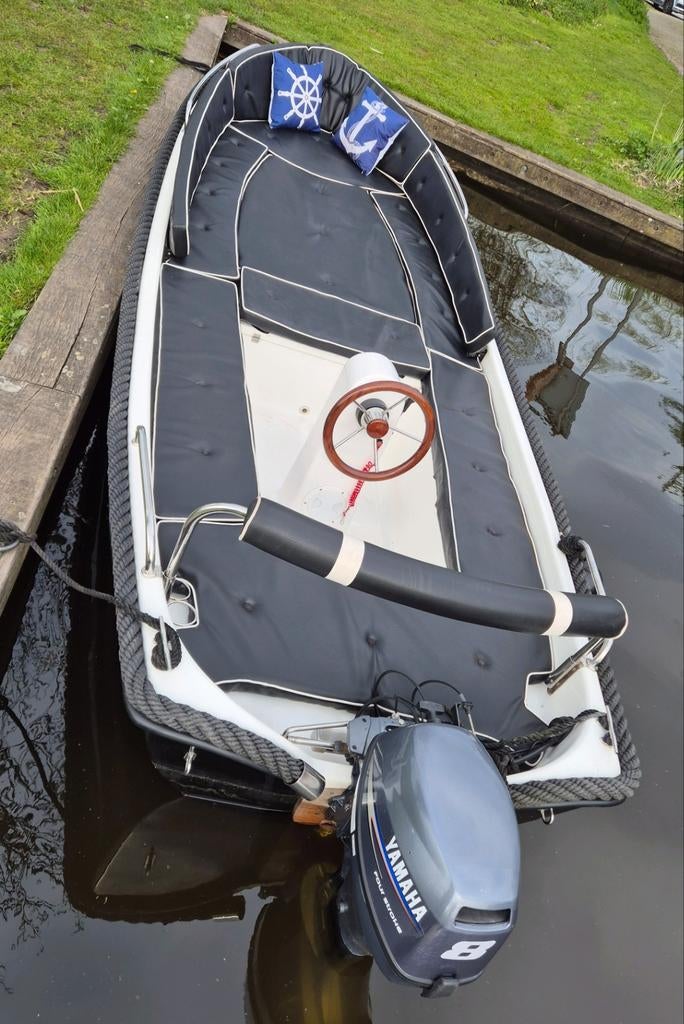 Juniko Sloep van 4.60 lang,yamaha 8pk,kussenset,dekzeil,tank, Ophalen, Zo goed als nieuw, Buitenboordmotor, Polyester