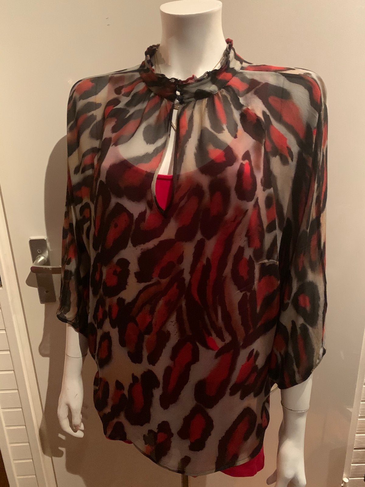 Summum mooie blouse met grijs rood zwart 46, Ophalen of Verzenden, Zo goed als nieuw, Maat 46/48 (XL) of groter, Overige kleuren