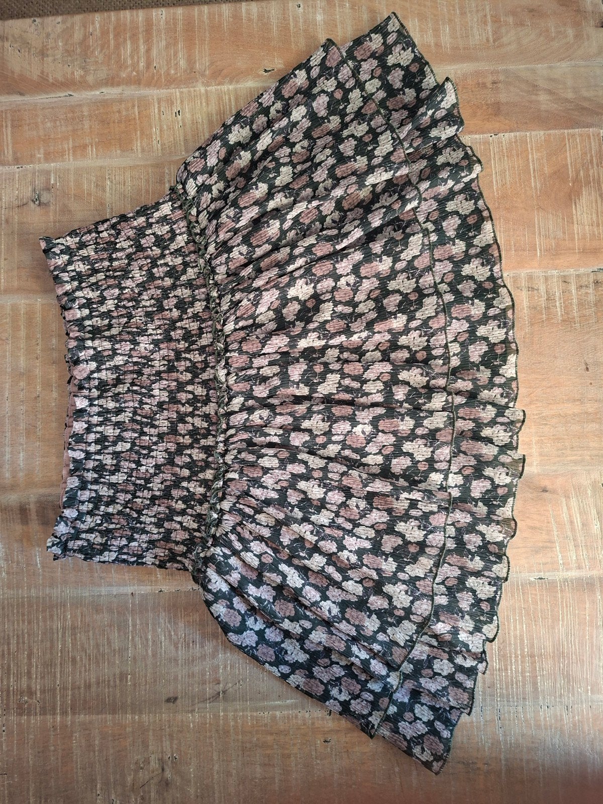 Prachtige strokenrok van NA-KD, Kleding | Dames, Ophalen of Verzenden, Zo goed als nieuw, Maat 36 (S), Onder de knie