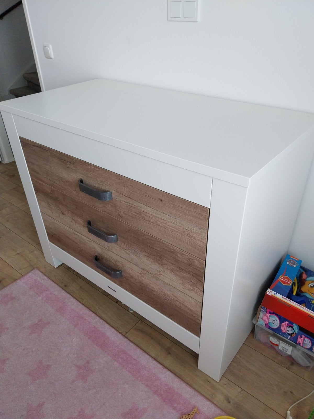 Commode met 3 laden - Wit met houtnerf, Ophalen, 100 tot 150 cm, Modern, Scandinavisch, Zo goed als nieuw