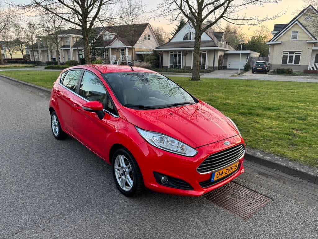 Ford Fiesta 1.0 EcoBoost Titanium Leer Stoelverw. APK 2027, Auto's, Ford, Voorwielaandrijving, 40 €/maand, USB, 100 pk