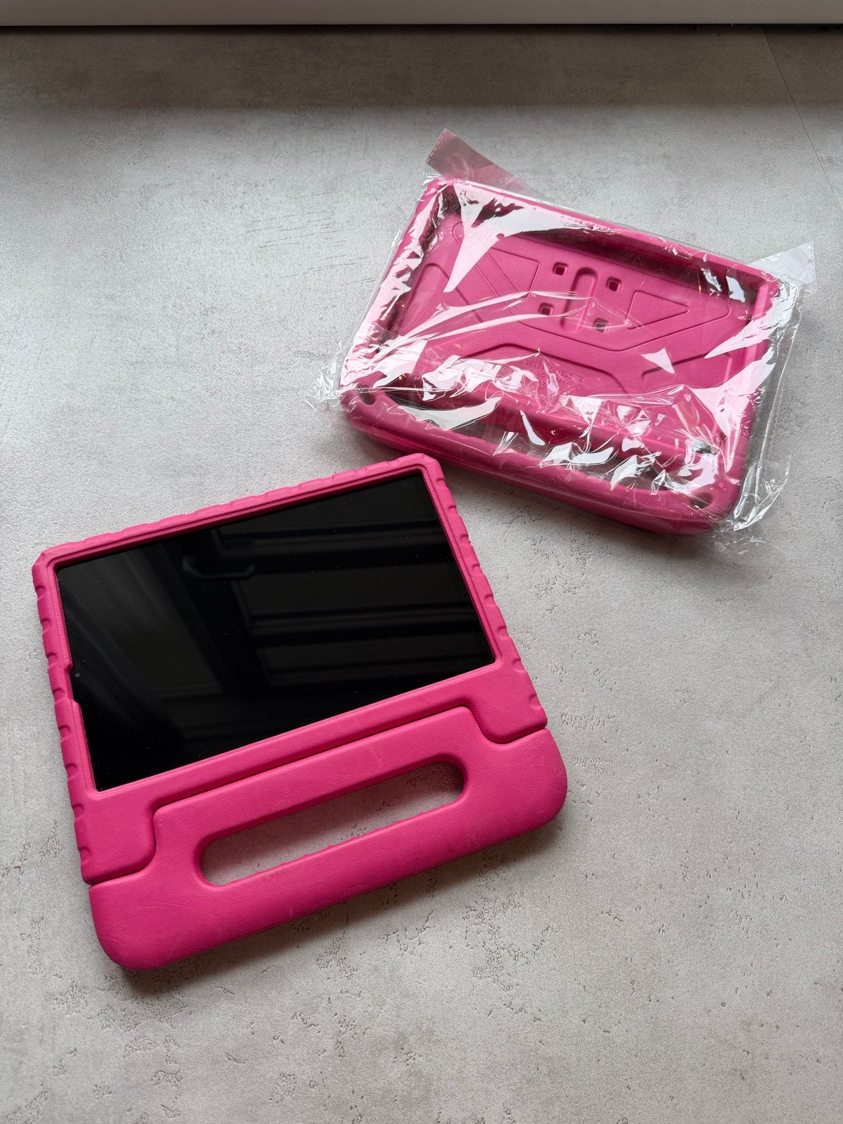 Lenovo Tab M10 HD 2nd Gen 64GB Wifi met roze hoes, Zo goed als nieuw, 64 GB, Wi-Fi, Ophalen