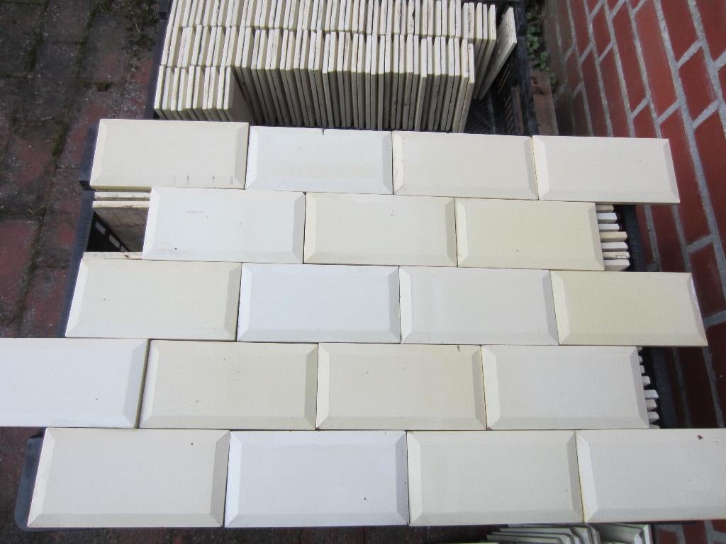 4,5m2 antieke metrotegels 7,5x15cm gemeleerd geligwit/creme, Ophalen
