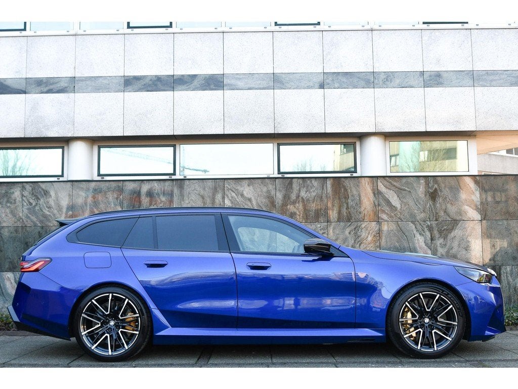 BMW M5 Touring G99 2025 | Full Options | Keramische | Pano |, Auto's, Blauw, Bedrijf, Hybride Elektrisch/Benzine, 5-Serie