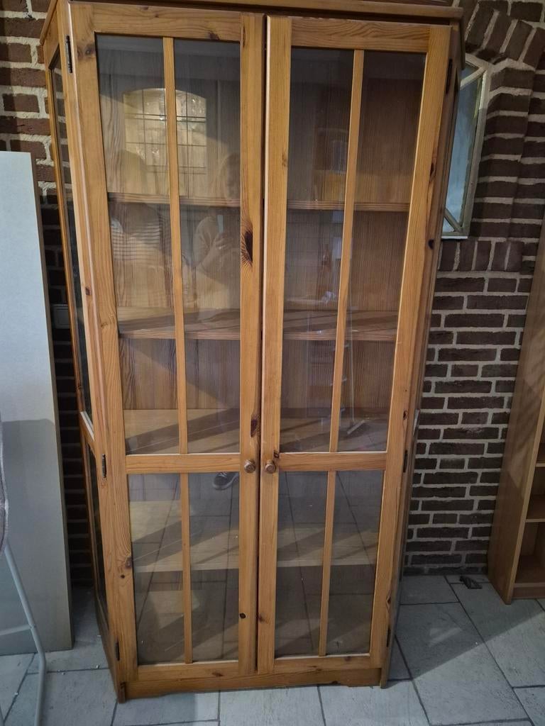 Houten vitrinekast met glazen deuren en planken, Huis en Inrichting, Glas, Klassiek, 150 tot 200 cm, 25 tot 50 cm