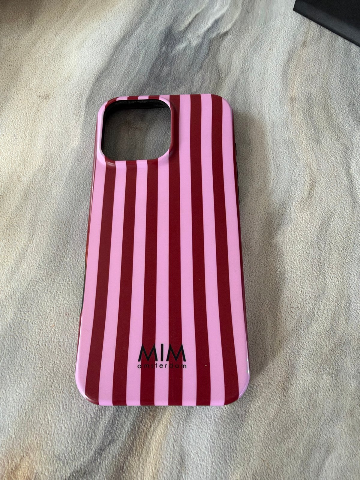 Foto 8 van MIM Amsterdam iPhone 16 Pro Max Hoesje - Roze/Rood Gestreept