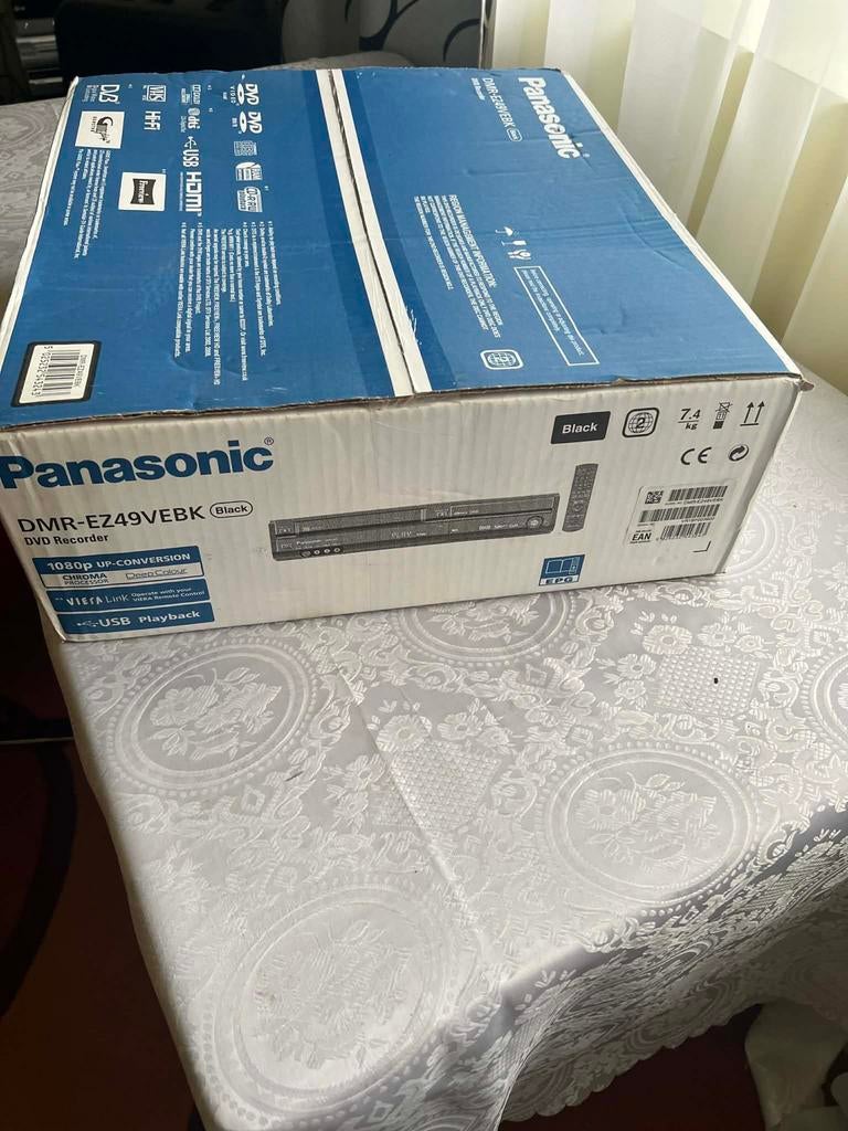 Panasonic DMR-EZ49 VHS DVD Recorder Combo - Nieuw in doos, Ophalen, Nieuw, VHS-speler of -recorder
