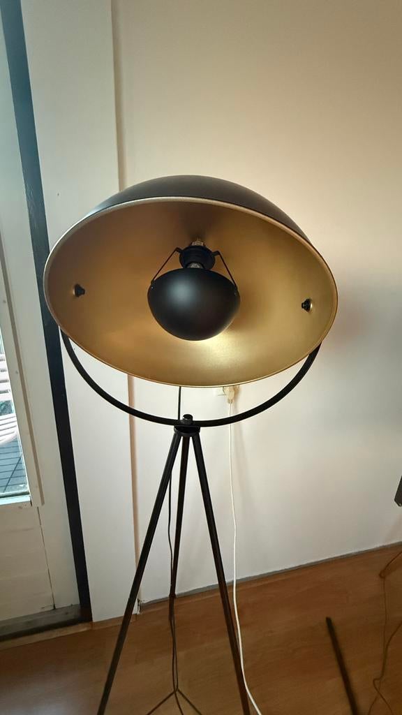 Stijlvolle Zwart-Gouden Driepoot Vloerlamp, Ophalen, Gebruikt, Metaal, 150 tot 200 cm