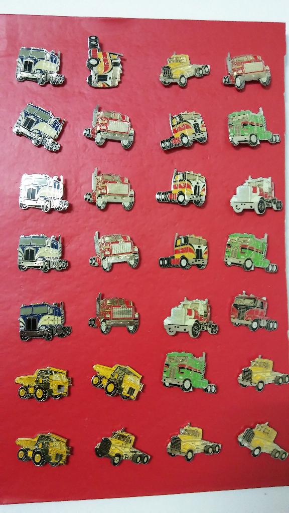 Vrachtwagen truck vrachtauto merk pins transport auto, Verzamelen, Speldjes, Pins en Buttons, Ophalen of Verzenden, Zo goed als nieuw