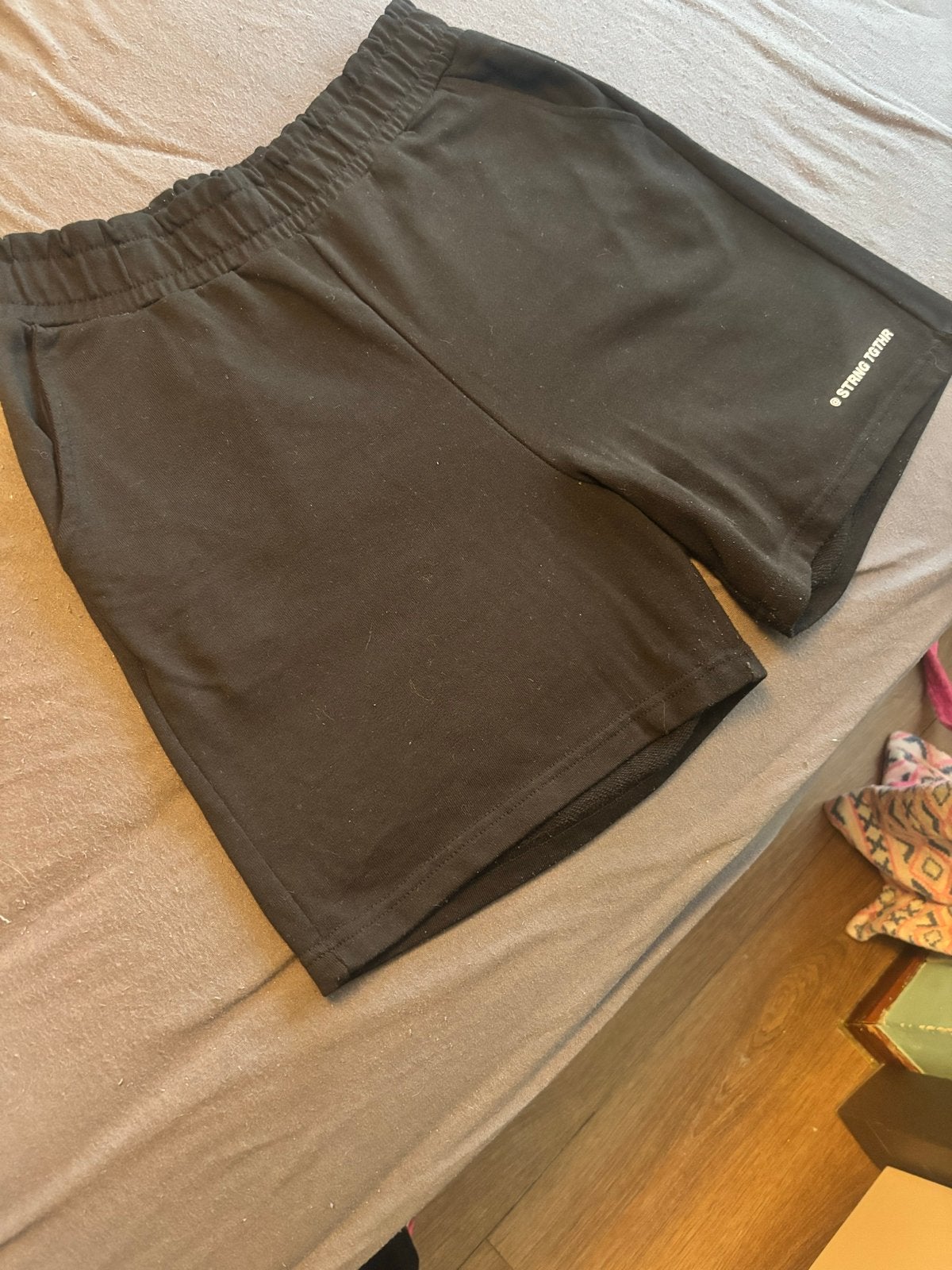 Zwarte korte broek met elastische tailleband, Kort, Zwart, Gedragen, Ophalen
