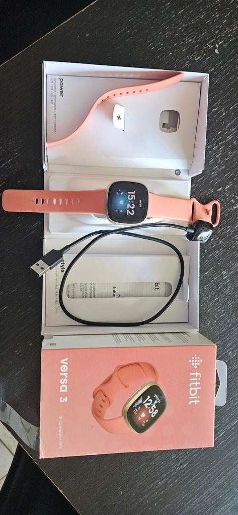 Fitbit Versa 3 - Gezondheid en Fitness Smartwatch, GPS, Ophalen of Verzenden, Zo goed als nieuw, Fitbit