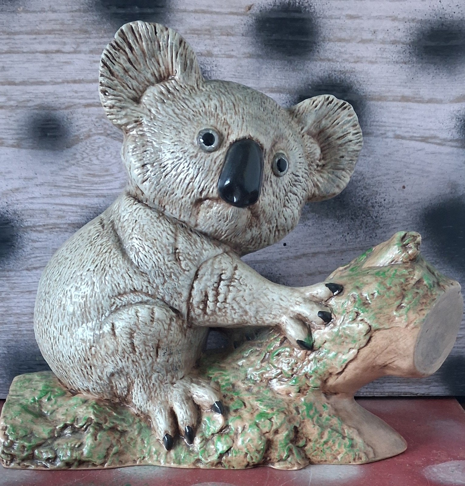 Koala beer. Australië.  Keramiek/glazuur. 26/21 cm., Ophalen, Zo goed als nieuw, Wild dier, Beeldje of Figuurtje