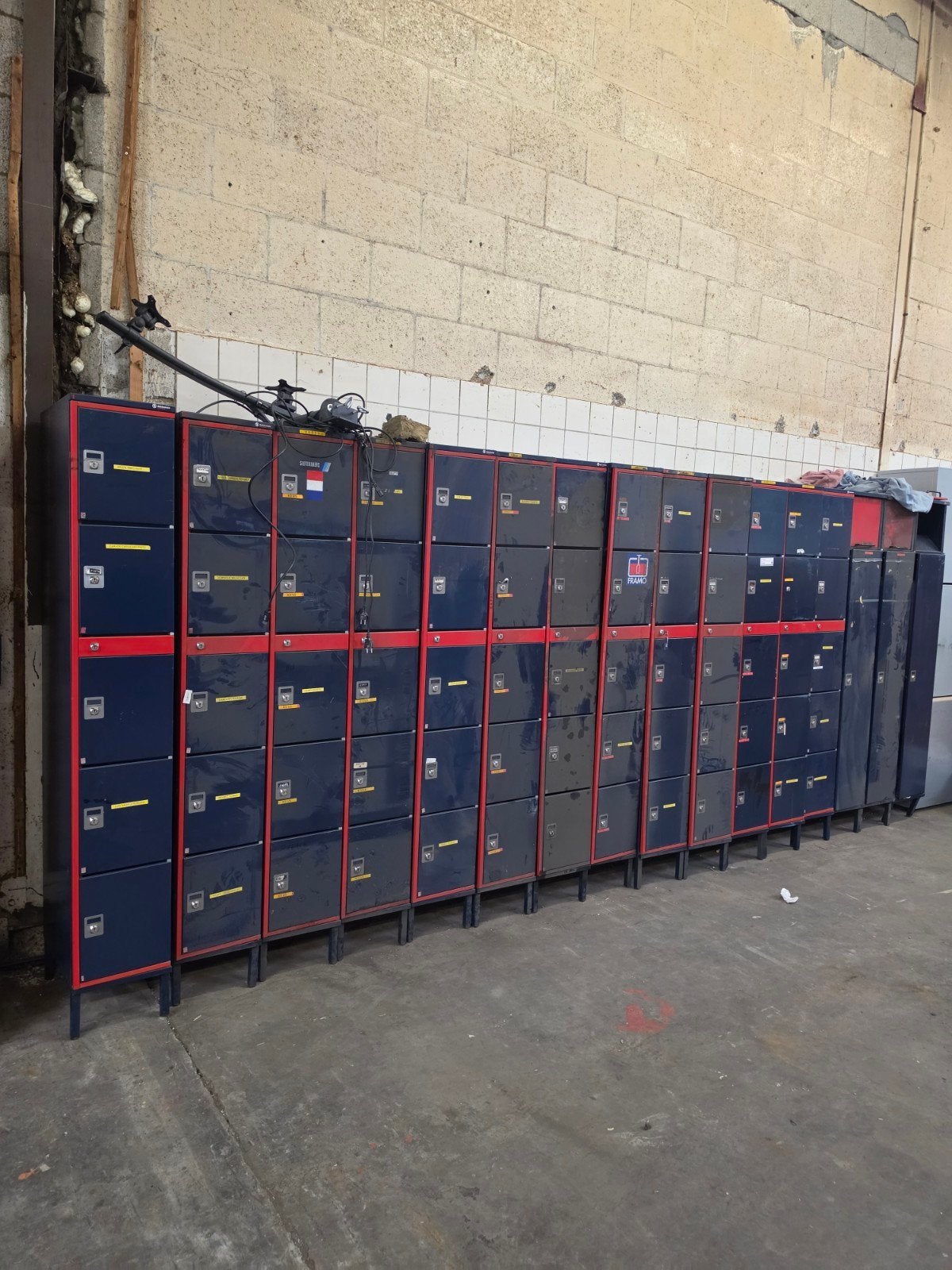 partij lockers kluisjes en was kasten industrieel 20 stuks, Ophalen, Gebruikt, Industrieel