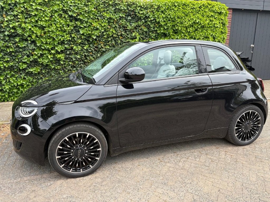 FIAT 500E CABRIO 42KWH MAGIC-EYE17"INCH NIEUWE BANDEN + APK!, Stof, 50 €/maand, Euro 6, Cabriolet